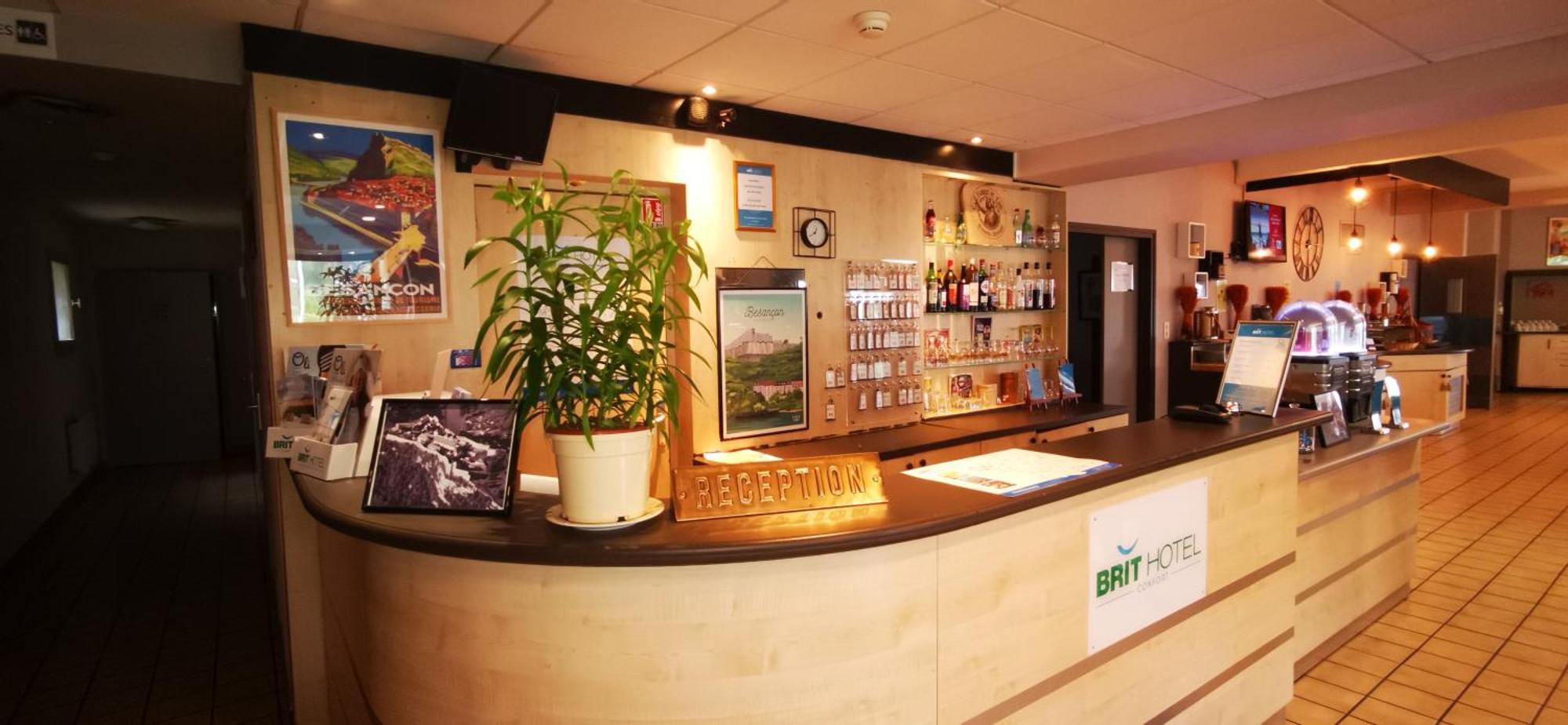 Brit Hotel Besancon L'Horloge Eksteriør bilde