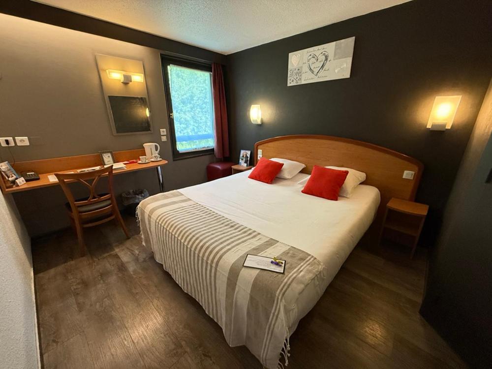 Brit Hotel Besancon L'Horloge Eksteriør bilde