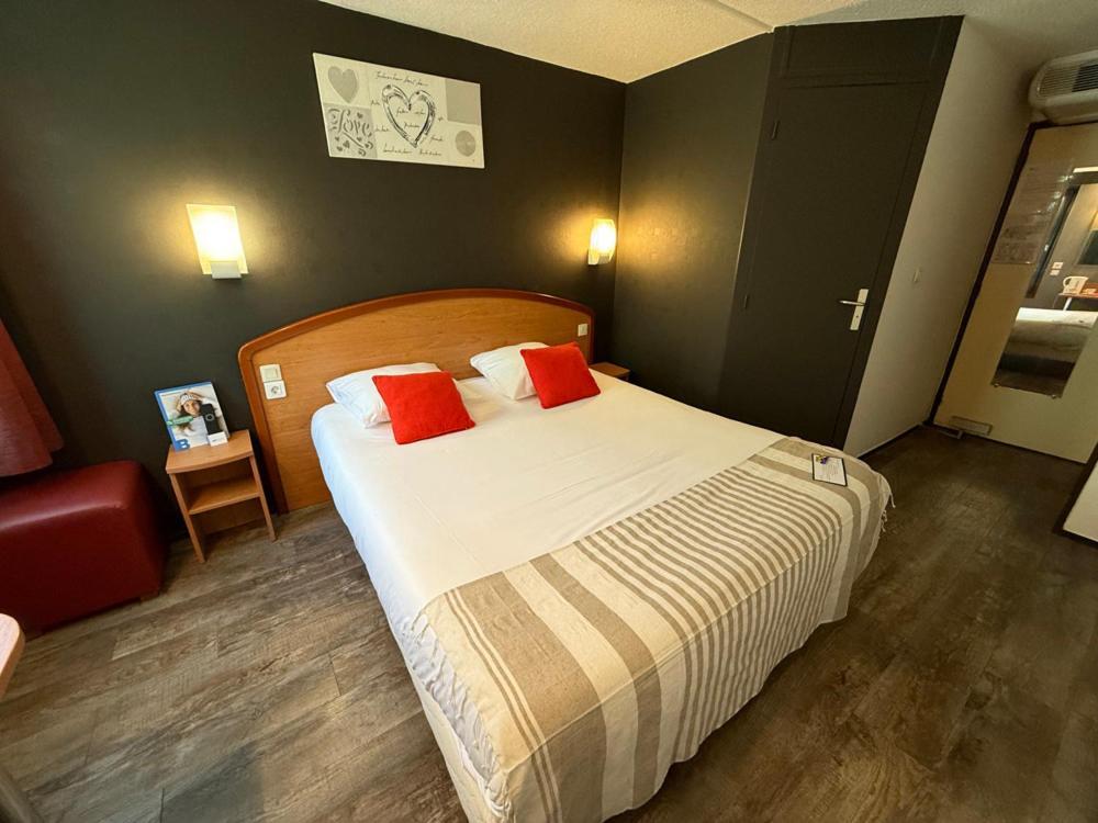 Brit Hotel Besancon L'Horloge Eksteriør bilde